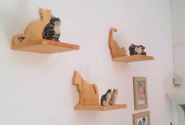 Kitties in Wood